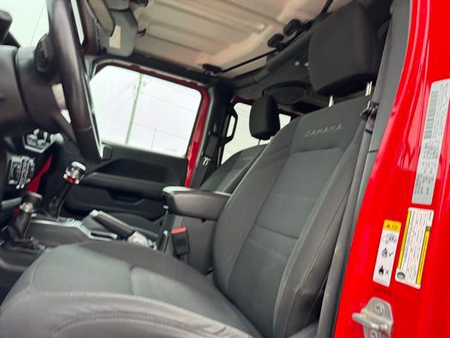 Used 2018 Jeep Wrangler Unlimited Sahara w/ Cold Weather Group image 13