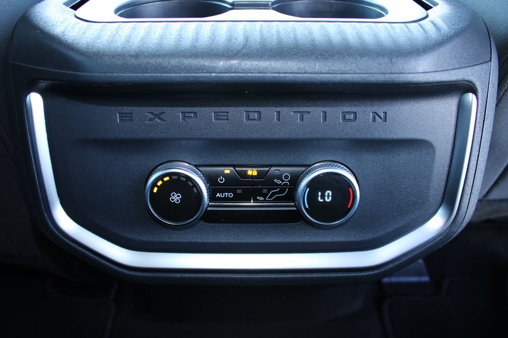 Certified 2025 Ford Expedition Active AWD/4WD image 30