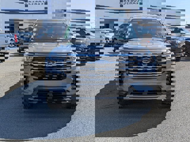 Certified 2025 Ford Explorer Active w/ Active Comfort Package image 9