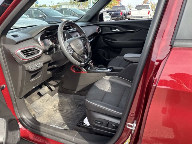 Used 2023 Chevrolet TrailBlazer RS AWD/4WD image 23