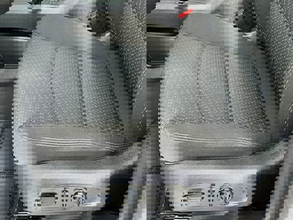 Used 2022 GMC Terrain SLE w/ Driver Convenience Package image 29