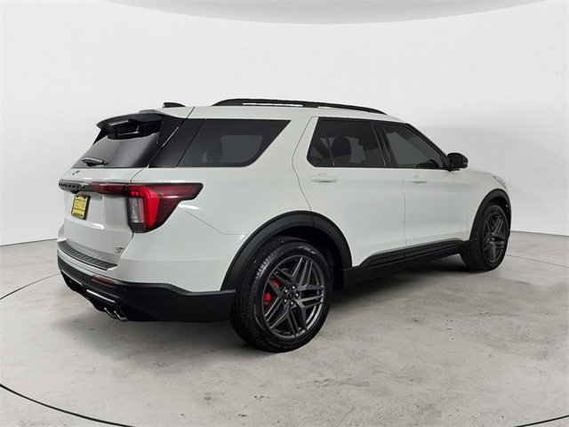 Certified 2025 Ford Explorer ST image 4