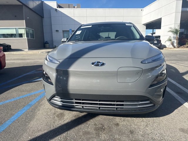 Used 2023 Hyundai Kona SE image 5