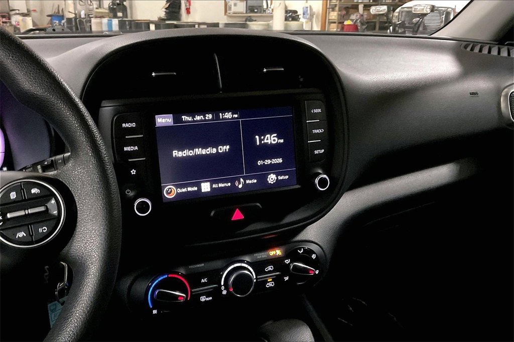 Used 2024 Kia Soul LX w/ LX Technology Package image 8