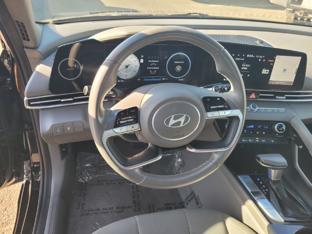 Used 2025 Hyundai Elantra SEL FWD image 30