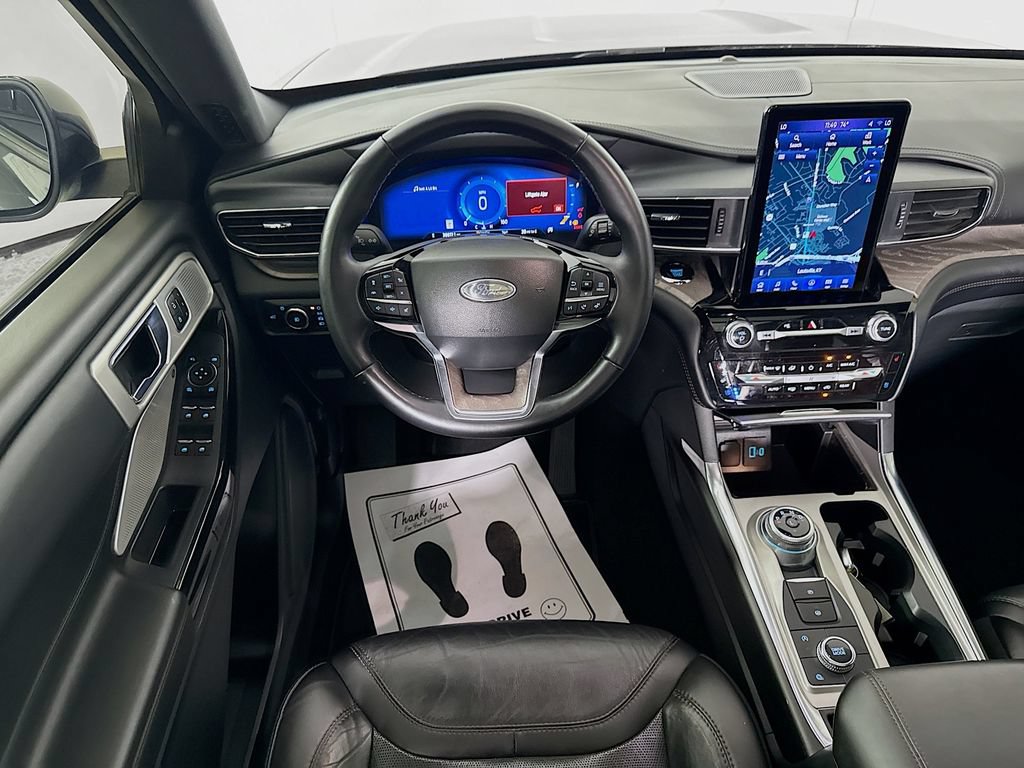 Certified 2024 Ford Explorer Platinum w/ Technology Package AWD/4WD image 4