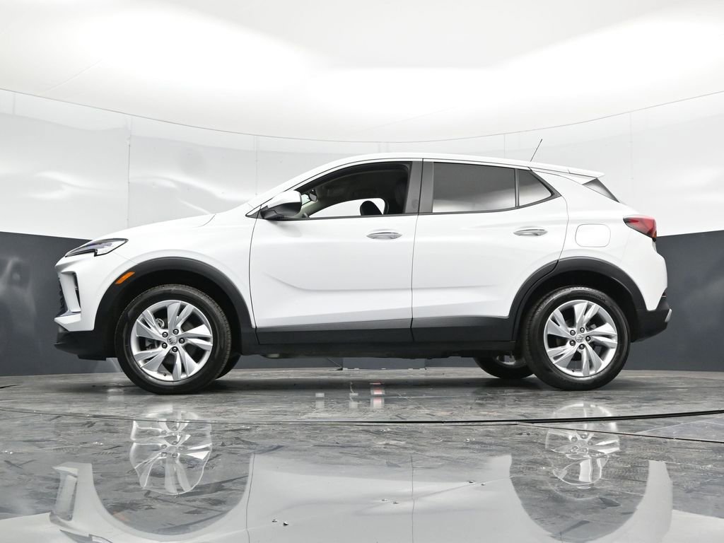 Used 2025 Buick Encore GX Preferred AWD/4WD image 49