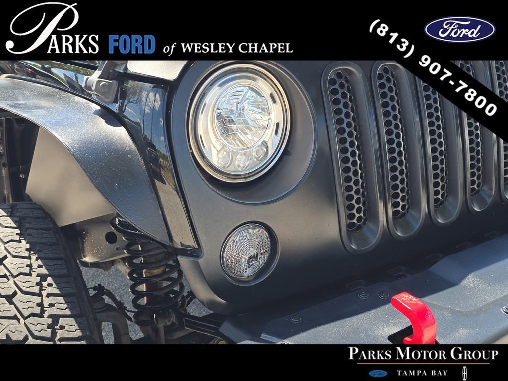 Used 2017 Jeep Wrangler Unlimited Rubicon AWD/4WD image 6