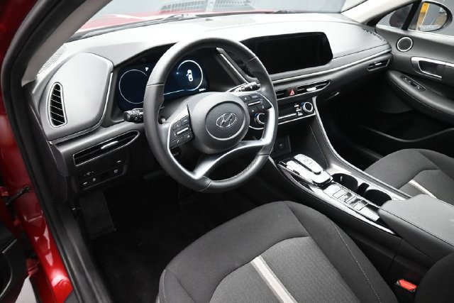 Used 2023 Hyundai Sonata SEL w/ Convenience Package FWD image 9