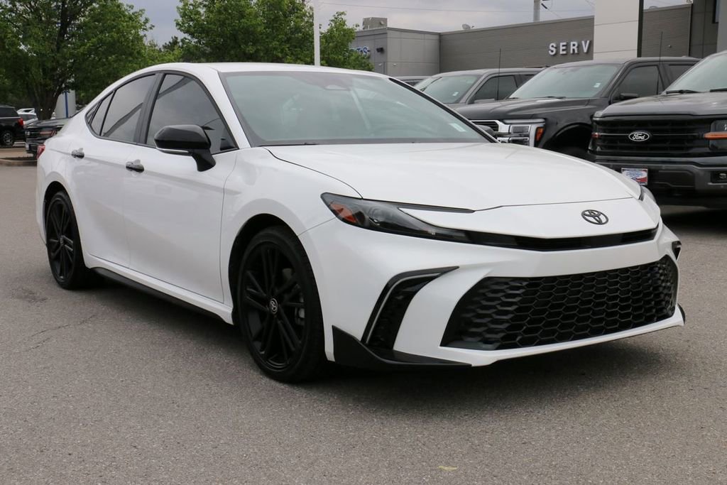 Used 2026 Toyota Camry XLE w/ Convenience Package image 4