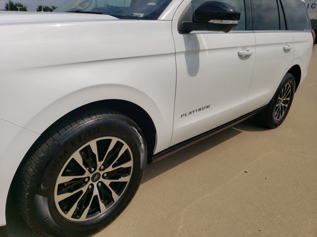 Certified 2025 Ford Expedition Platinum AWD/4WD image 9