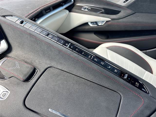 Used 2023 Chevrolet Corvette Stingray Premium Conv w/ Z51 Performance Package RWD image 17