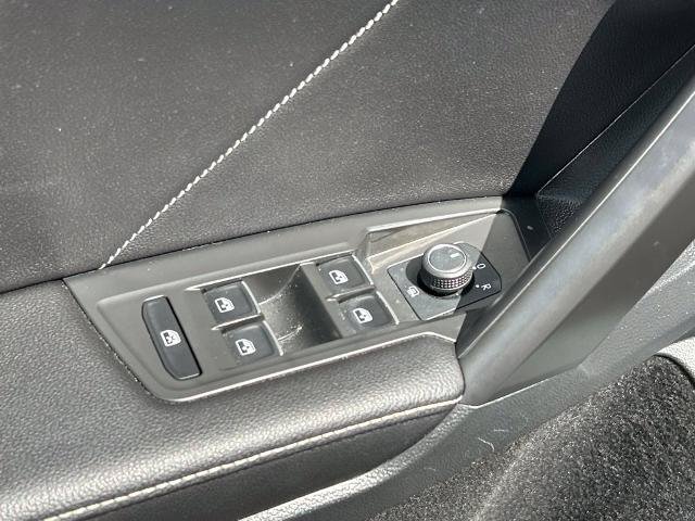 Used 2022 Volkswagen Tiguan SE FWD image 19