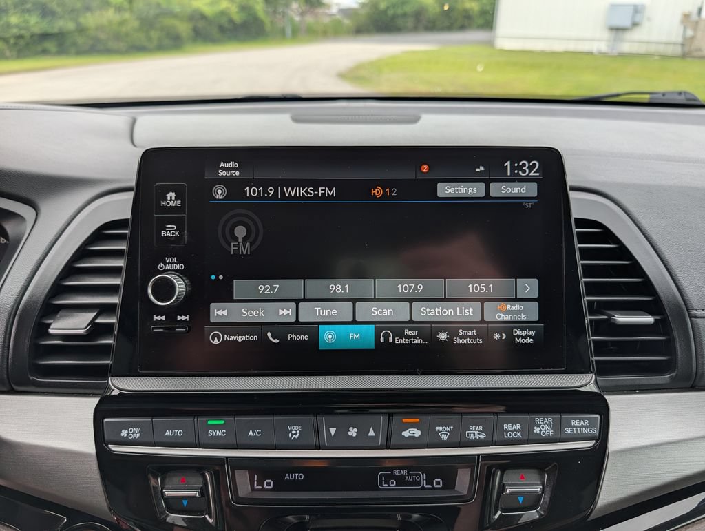 Used 2025 Honda Odyssey Touring image 11