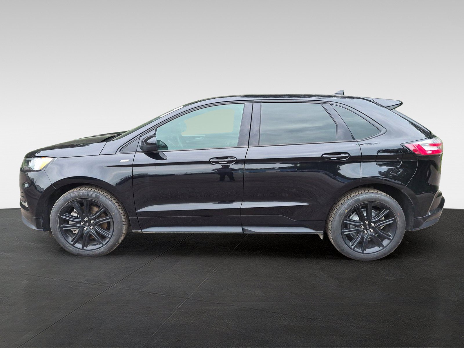 Certified 2024 Ford Edge ST-Line AWD/4WD image 4