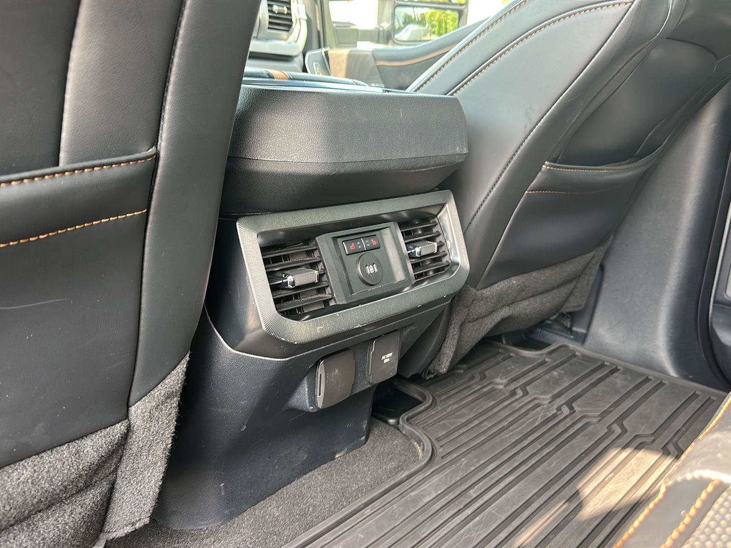 Certified 2024 Ford F250 Platinum w/ Tremor Off-Road Package AWD/4WD image 30