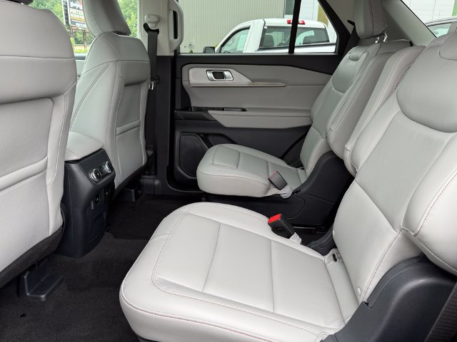 Certified 2025 Ford Explorer Active w/ Active Comfort Package AWD/4WD image 20