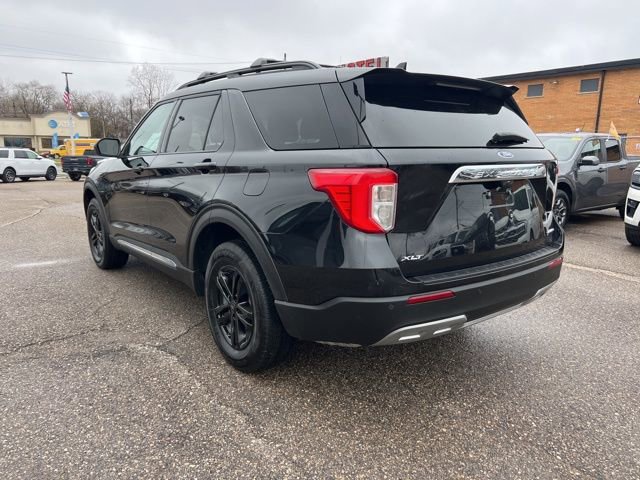 Certified 2024 Ford Explorer XLT w/ Equipment Group 202A image 4