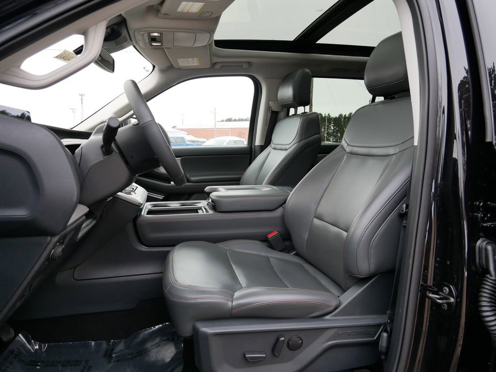 Certified 2025 Ford Expedition Active AWD/4WD image 16