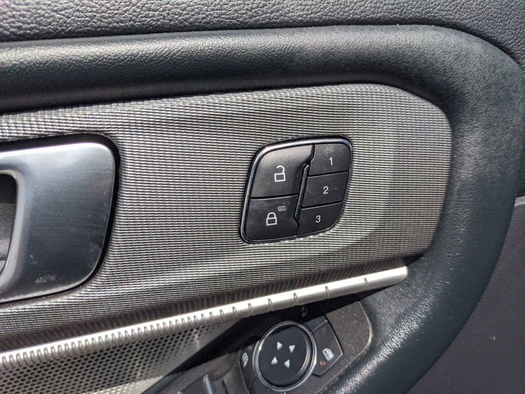 Certified 2025 Ford Explorer ST image 19
