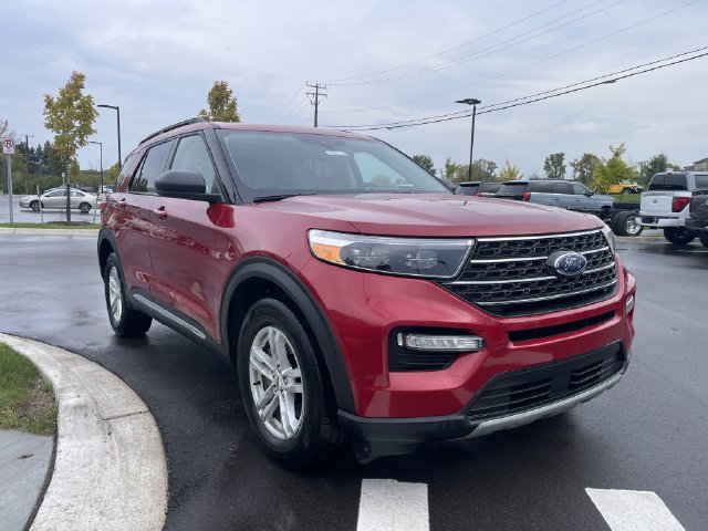 Certified 2023 Ford Explorer XLT w/ Equipment Group 202A AWD/4WD image 7