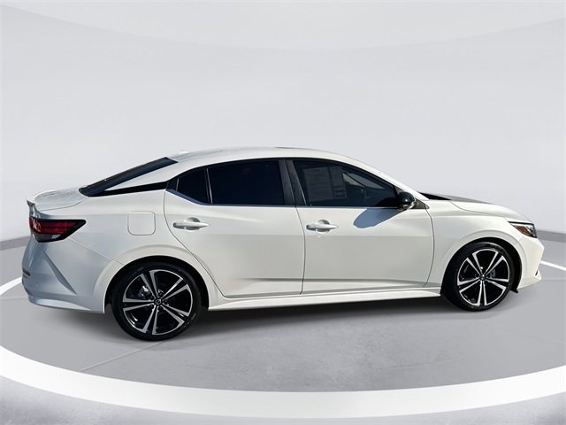 Used 2022 Nissan Sentra SR w/ SR Premium Package image 3