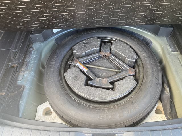 Used 2019 Toyota RAV4 XLE w/ Convenience Package AWD/4WD image 11