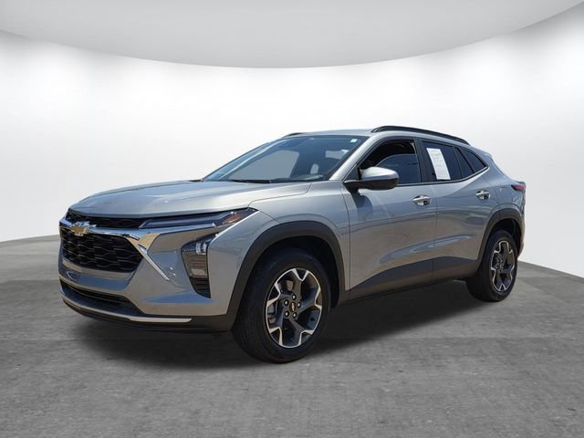 Used 2024 Chevrolet Trax LT w/ LT Convenience Package FWD image 7