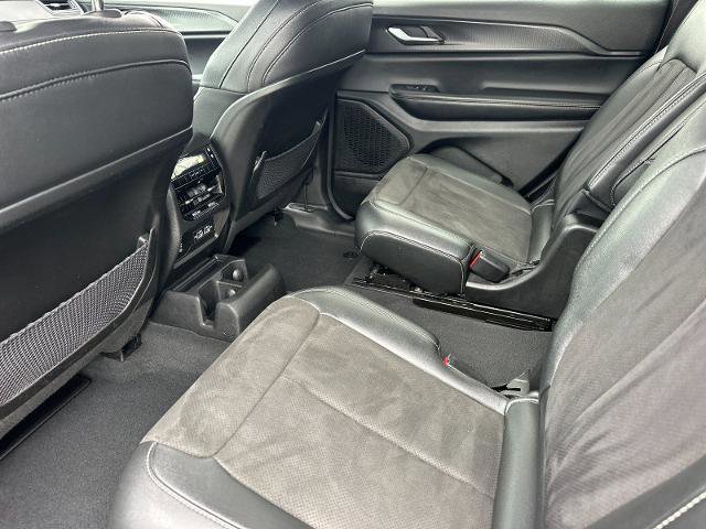 Used 2023 Jeep Grand Cherokee L Laredo AWD/4WD image 11