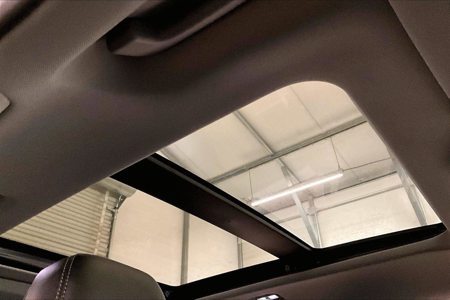 Certified 2022 Ford Explorer XLT w/ Equipment Group 202A image 21