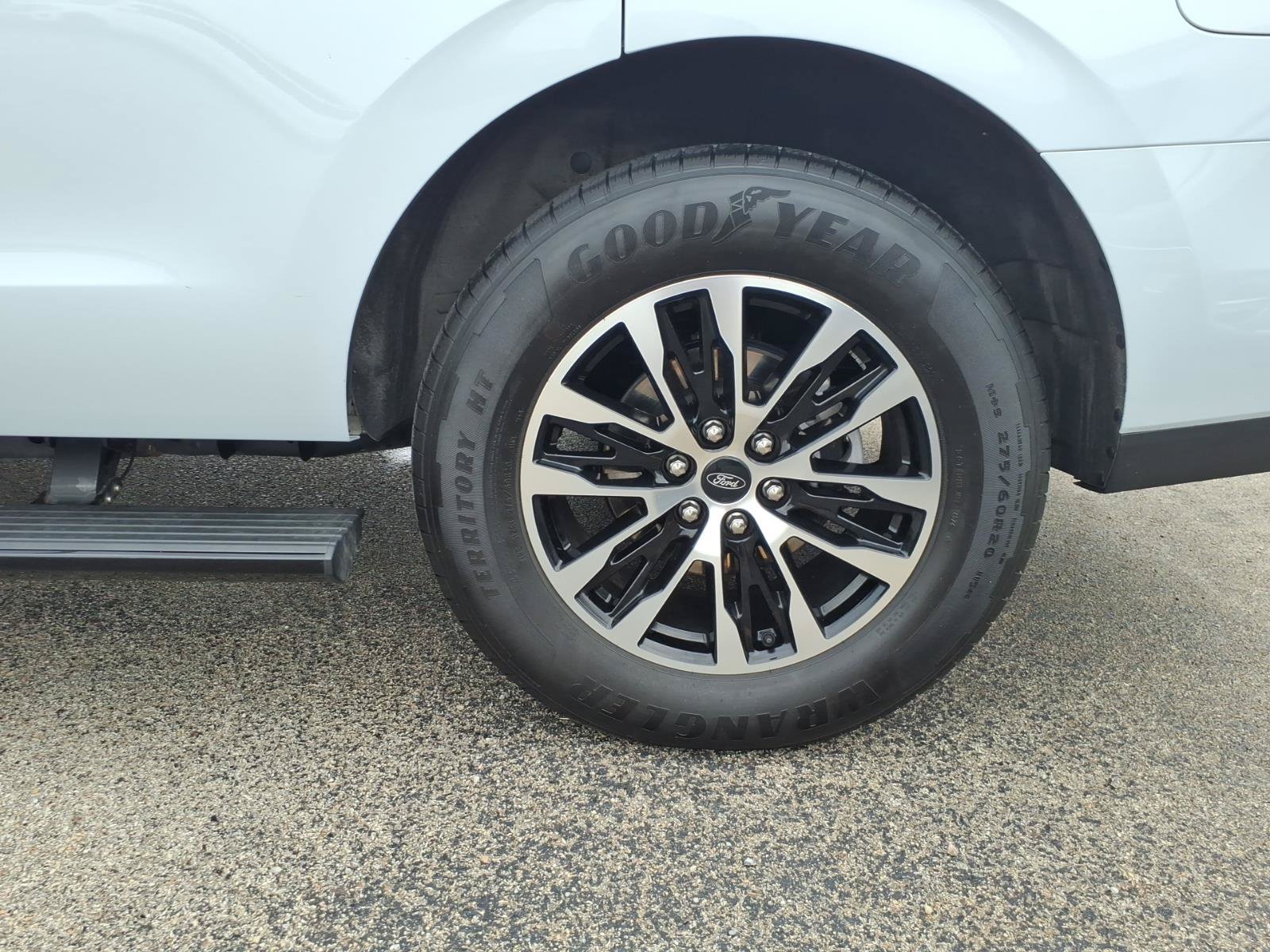 Certified 2025 Ford Expedition Platinum AWD/4WD image 7