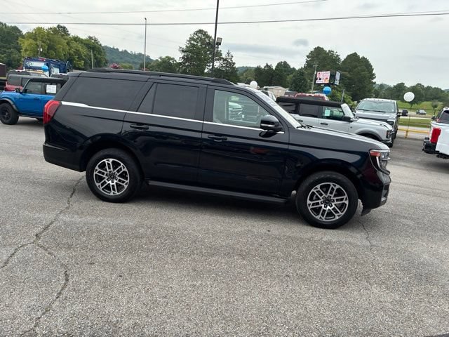 Certified 2025 Ford Expedition Active AWD/4WD image 41