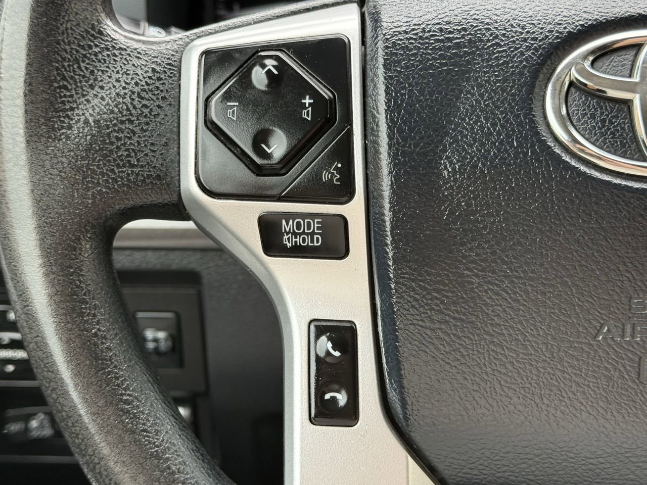 Used 2018 Toyota Tundra SR5 w/ SR5 Upgrade Package AWD/4WD image 12