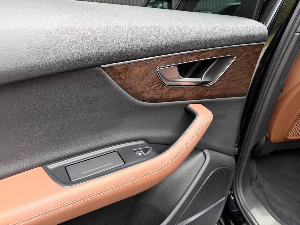 Used 2025 Audi Q7 3.0T Premium Plus image 17