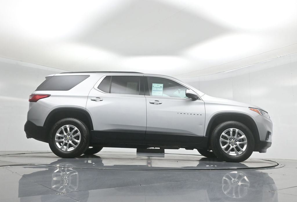 Used 2021 Chevrolet Traverse LT image 9