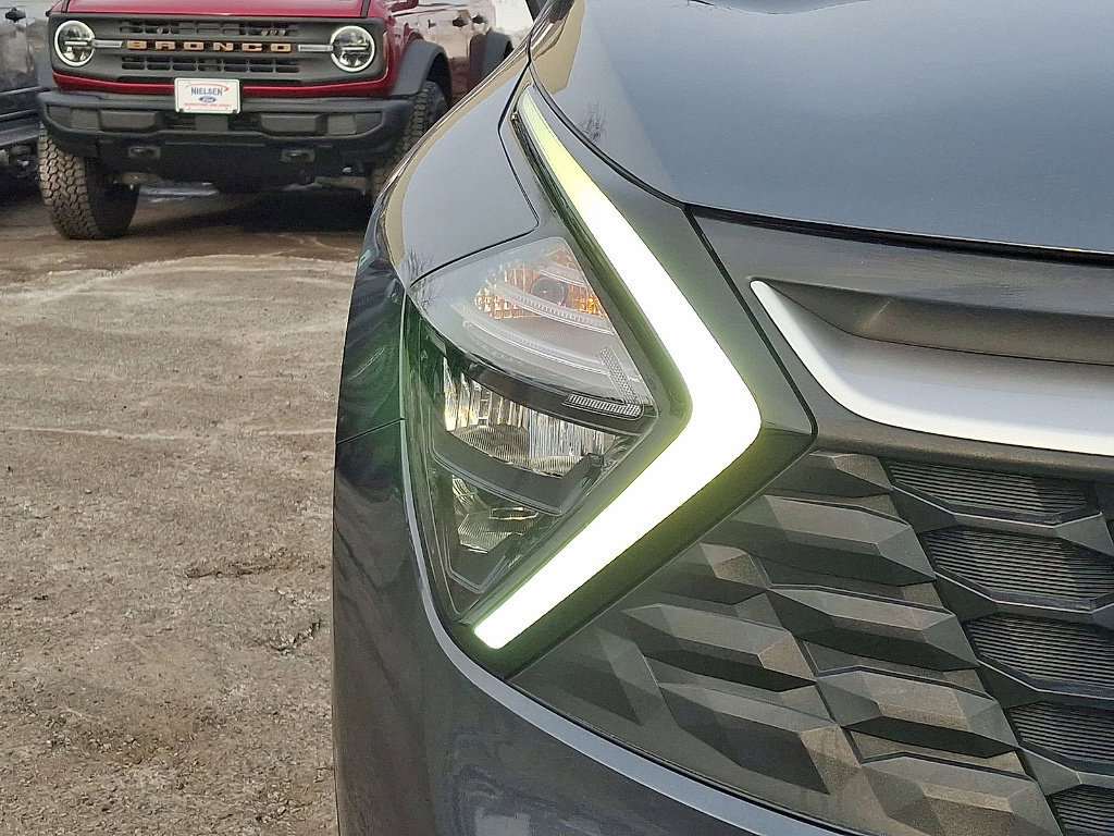 Used 2023 Kia Sportage LX image 29