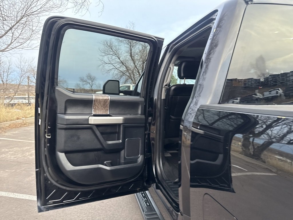 Certified 2018 Ford F350 Lariat w/ Chrome Package image 17