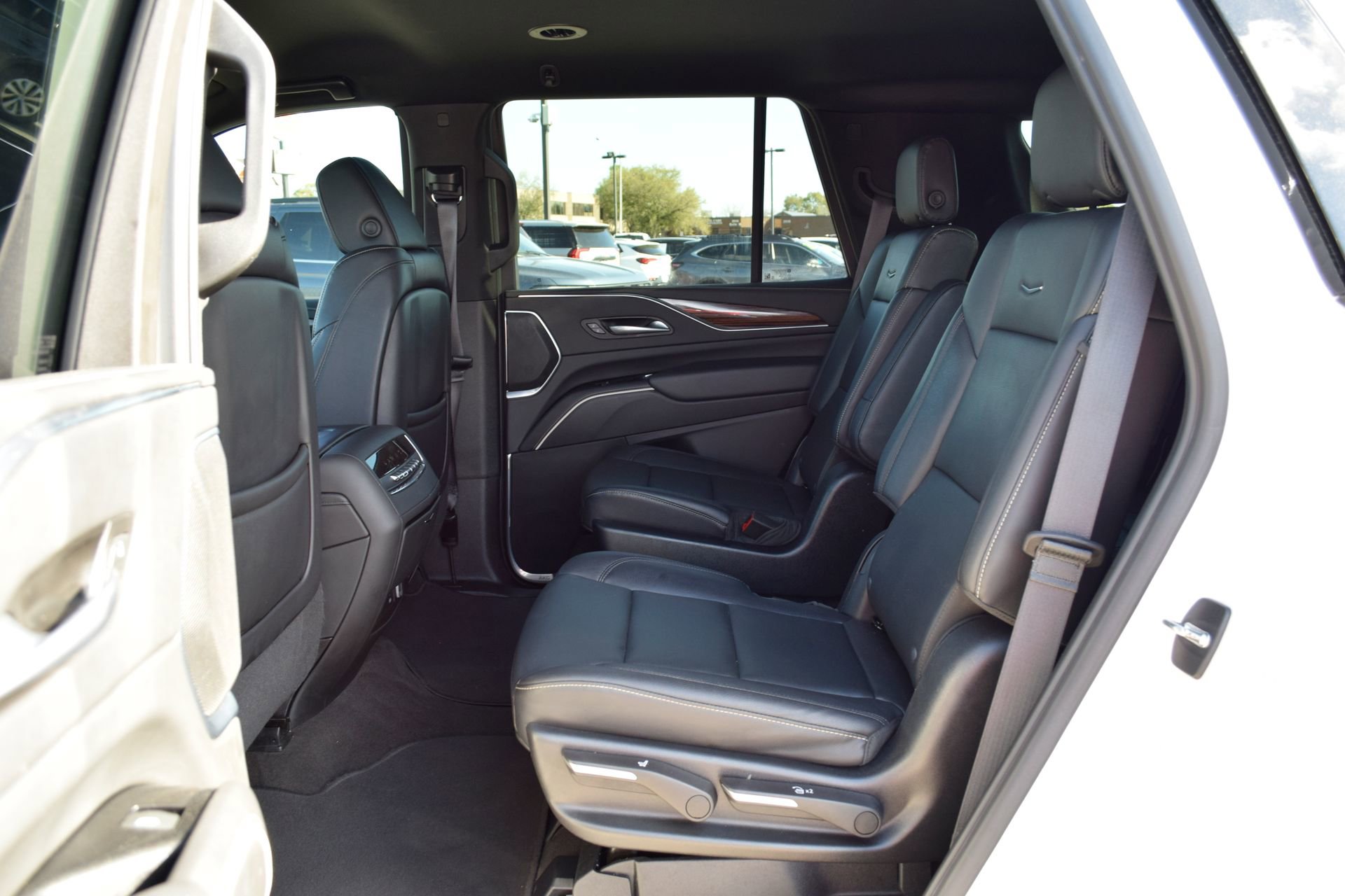 Used 2023 Cadillac Escalade Luxury image 20