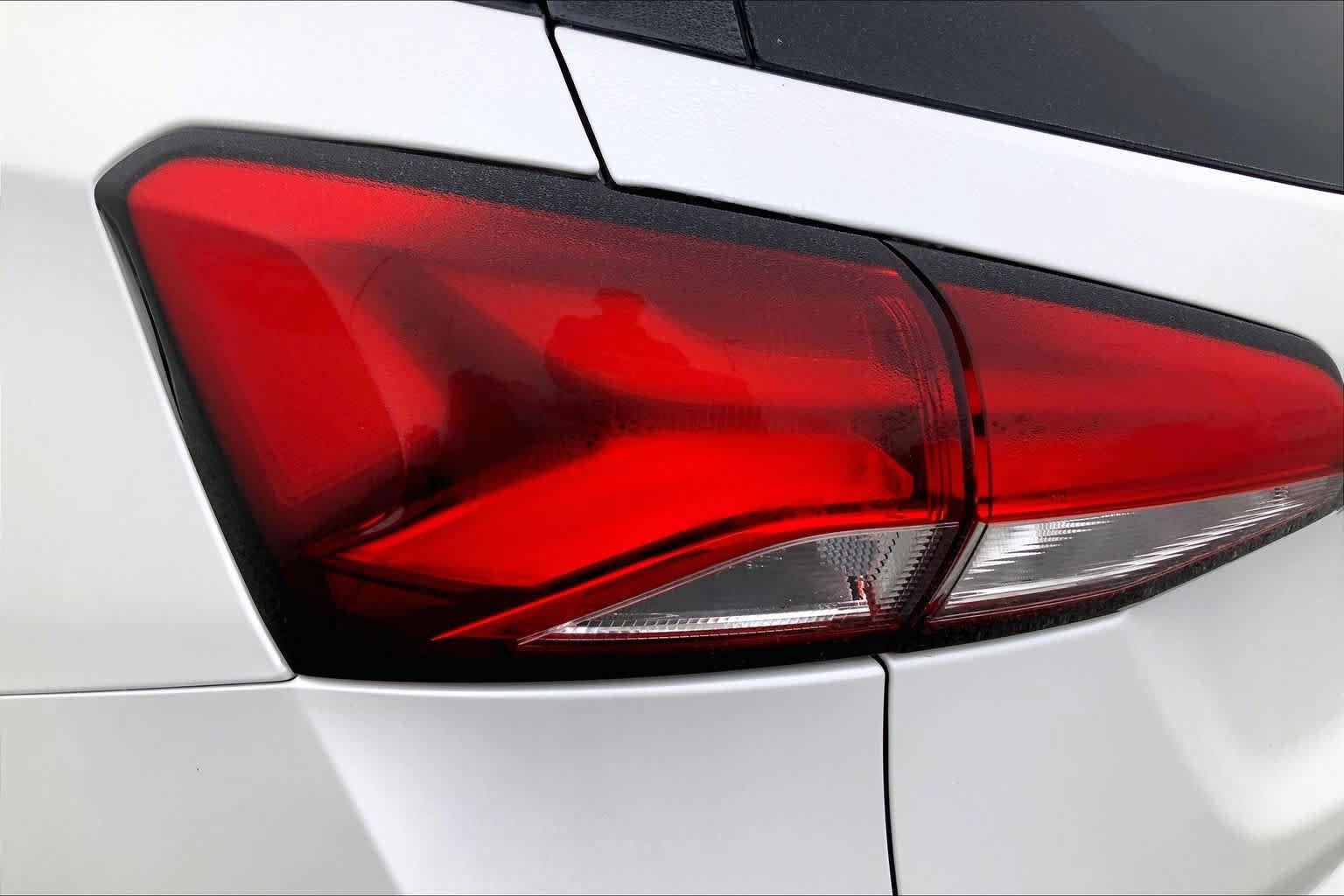 Used 2023 Chevrolet Equinox RS FWD image 27