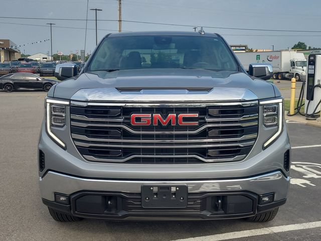 Used 2026 GMC Sierra 1500 SLT AWD/4WD image 2