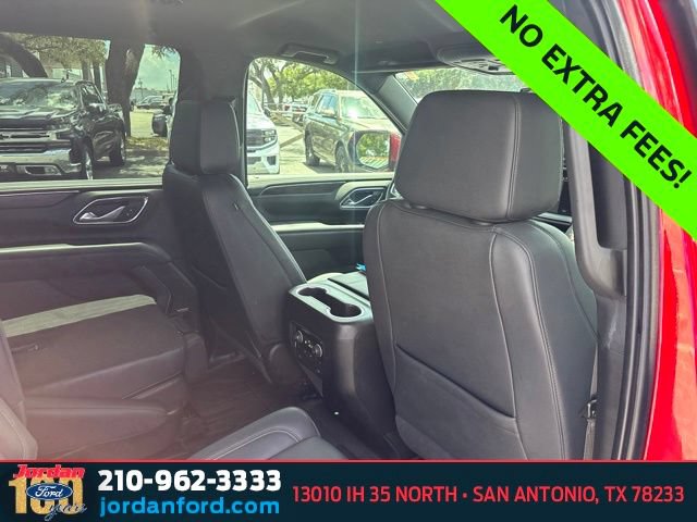 Used 2022 Chevrolet Suburban LT w/ Luxury Package RWD image 11