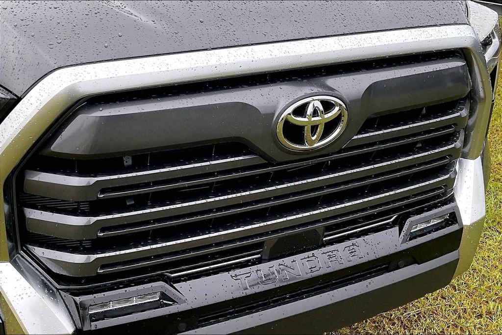 Used 2026 Toyota Tundra Limited AWD/4WD image 29