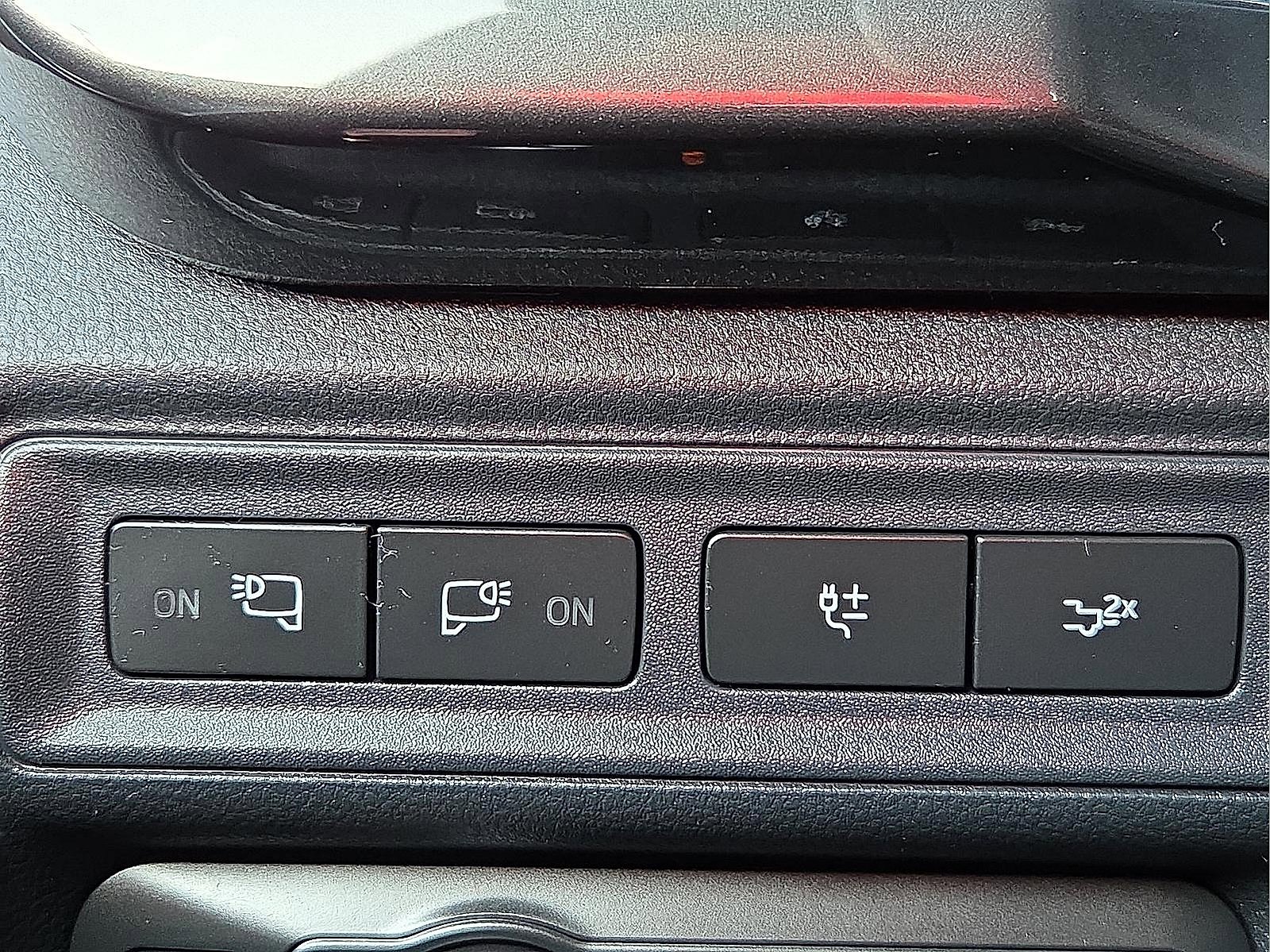 Certified 2022 Ford F150 XLT w/ Equipment Group 302A High image 22