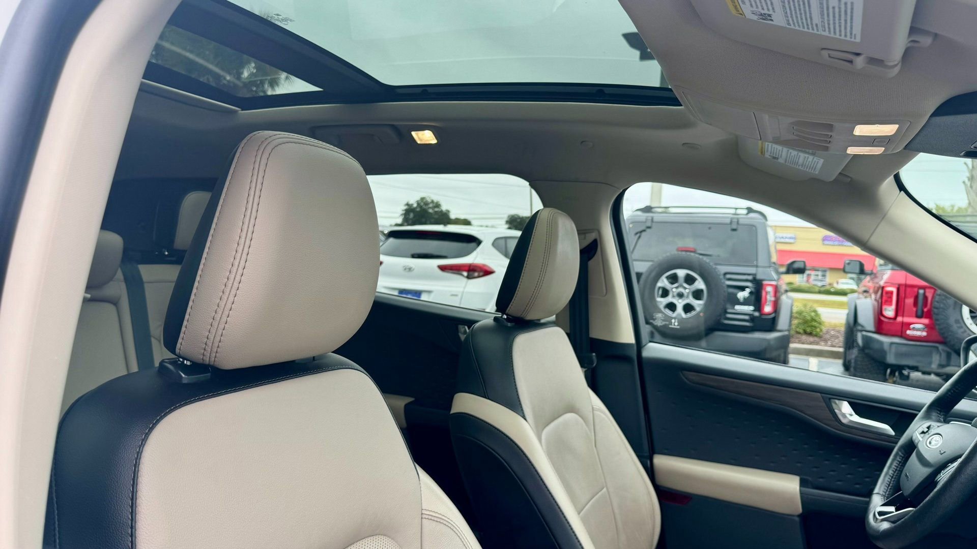 Certified 2020 Ford Escape Titanium image 9