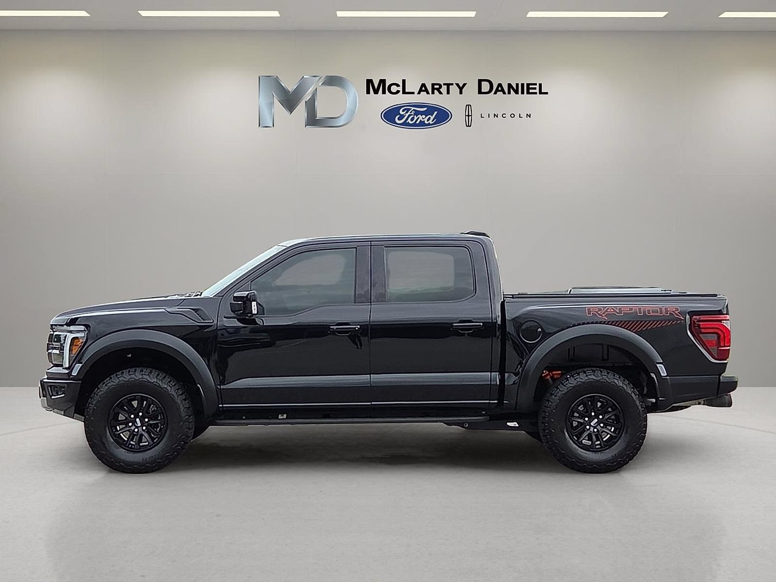Certified 2025 Ford F150 Raptor AWD/4WD image 3