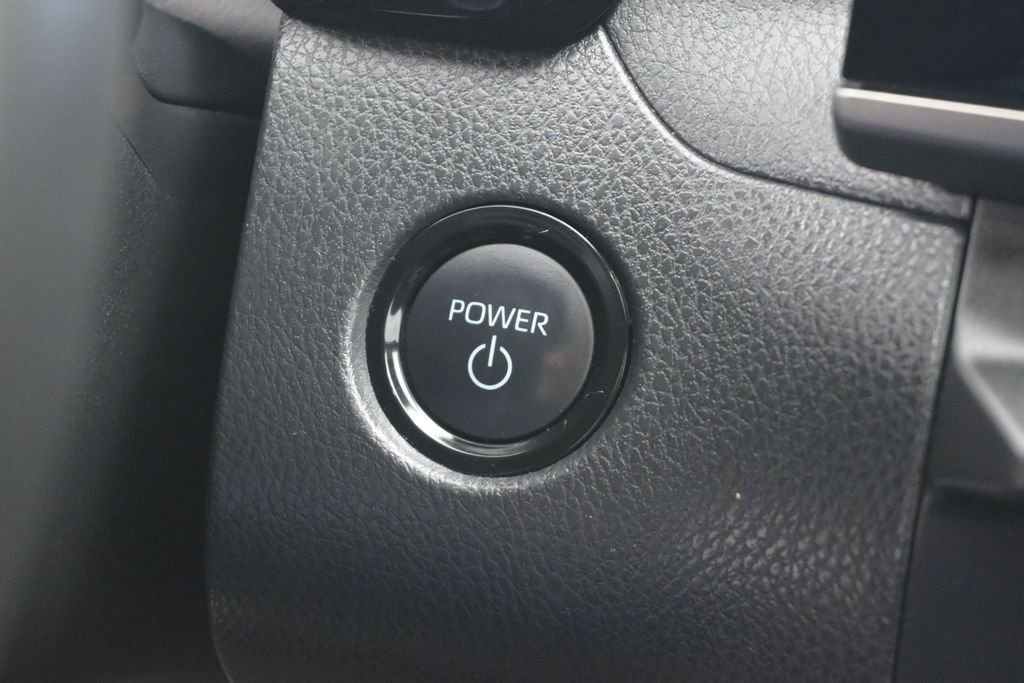 Used 2025 Toyota Camry SE FWD image 14