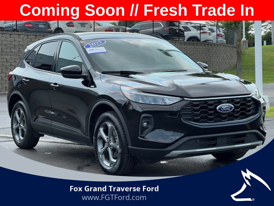 Certified 2025 Ford Escape ST-Line Select AWD/4WD image 35
