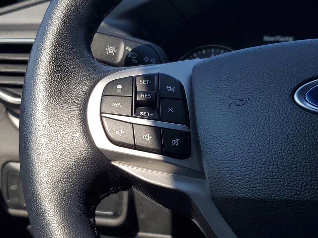 Certified 2022 Ford Explorer XLT w/ Equipment Group 202A image 13