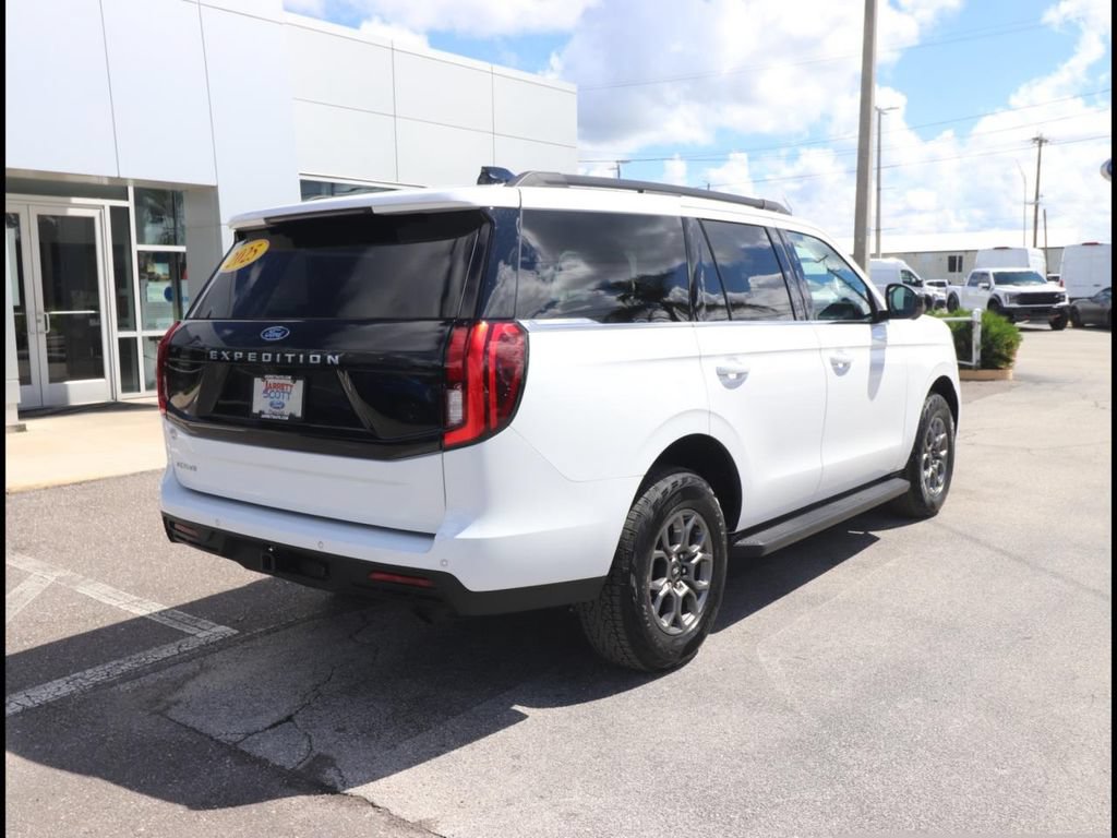 Certified 2025 Ford Expedition Active RWD image 16