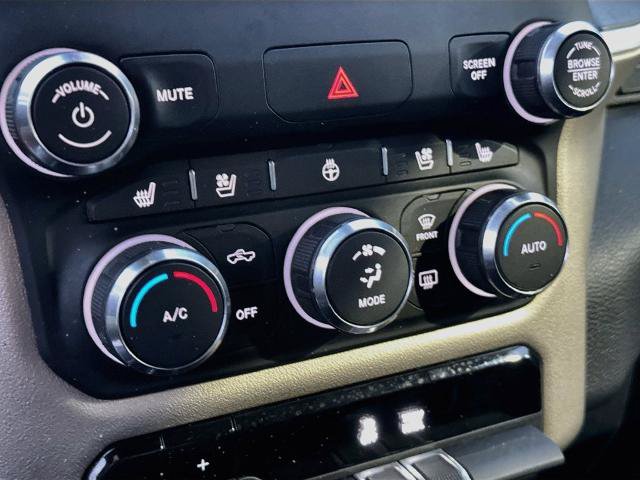 Used 2020 RAM 1500 Laramie w/ Off Road Group AWD/4WD image 13